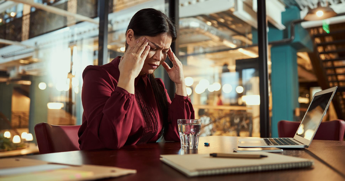 picture of a restaurant operator stressed out from not being profitable in 2023